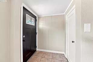 425 W Elm St, Roseburg, OR 97471 - Photo 7