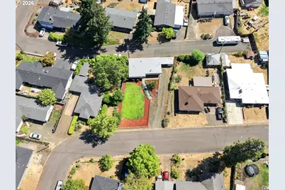 425 W Elm St, Roseburg, OR 97471 - Photo 33