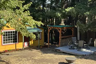 824 Cascade Ave, Hood River, OR 97031 - Photo 11