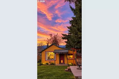 824 Cascade Ave, Hood River, OR 97031 - Photo 1