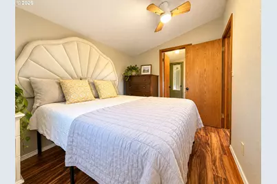 824 Cascade Ave, Hood River, OR 97031 - Photo 5