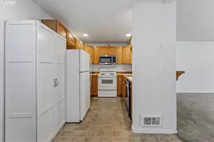 5036 NE 57th Ave, Portland, OR 97218 - Photo 9