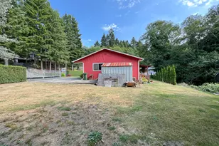 590 Robinhood Ave, Lakeside, OR 97449 - Photo 21