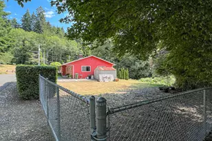 590 Robinhood Ave, Lakeside, OR 97449 - Photo 3