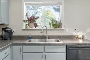 25221 Cheney Dr, Veneta, OR 97487 - Photo 13