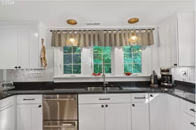 18665 Trillium Dr, West Linn, OR 97068 - Photo 11