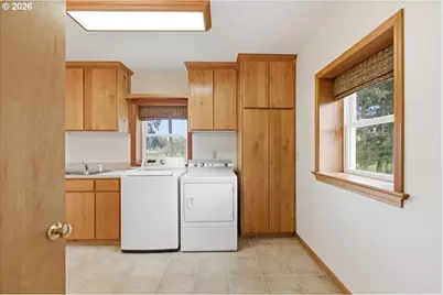 28095 Santiam Hwy, Sweet Home, OR 97386 - Photo 29