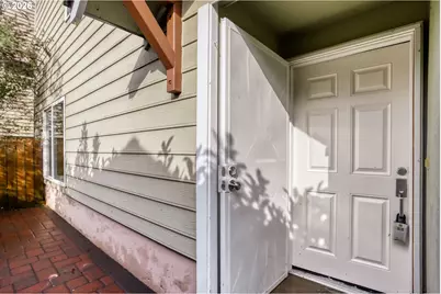 700 Barton Ave, Gladstone, OR 97027 - Photo 5