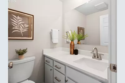 4261 Vernon Loop NE, Salem, OR 97305 - Photo 9