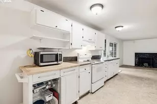 12740 SW Hart Rd, Beaverton, OR 97008 - Photo 11