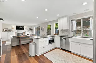 15118 SW Kenton Dr, Portland, OR 97224 - Photo 11