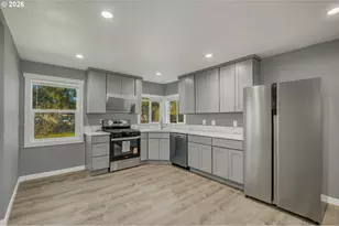 12828 SE Bush St, Portland, OR 97236 - Photo 9