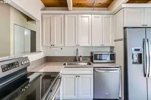 5344 NW Innisbrook Pl, Portland, OR 97229 - Photo 11