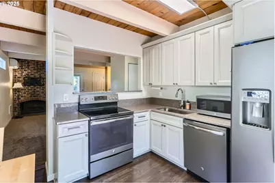 5344 NW Innisbrook Pl, Portland, OR 97229 - Photo 9