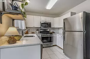 6223 N Yale St, Portland, OR 97203 - Photo 11