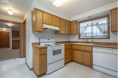 7295 NW Poverty Bend Rd, McMinnville, OR 97128 - Photo 9