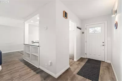 604 N Hayden Bay Dr, Portland, OR 97217 - Photo 3