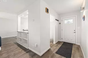 604 N Hayden Bay Dr, Portland, OR 97217 - Photo 3