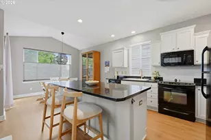 13620 SW Blue Spruce Ct, Portland, OR 97224 - Photo 9