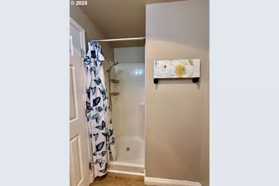 460 2nd Ave, Coos Bay, OR 97420 - Photo 23