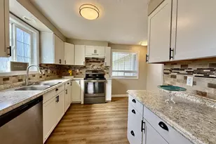 460 2nd Ave, Coos Bay, OR 97420 - Photo 11