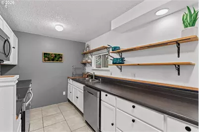 292 NE Conifer Blvd, Corvallis, OR 97330 - Photo 11