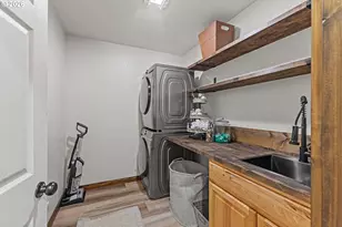 1476 W 14th Pl, Coquille, OR 97423 - Photo 23