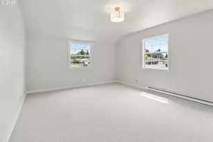 1061 NE Avery St, Newport, OR 97365 - Photo 21