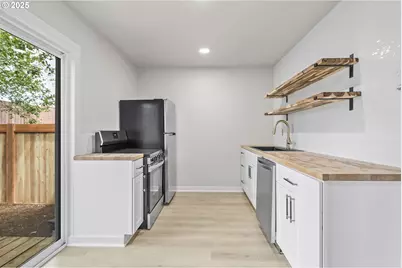 1061 NE Avery St, Newport, OR 97365 - Photo 45