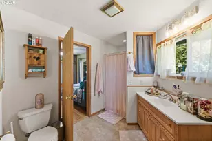 93748 Bay Park Ln, Coos Bay, OR 97420 - Photo 11