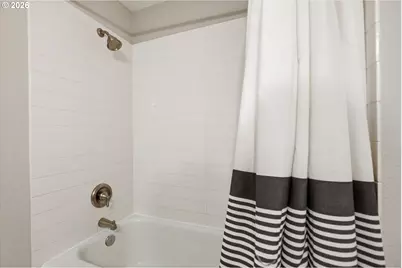 7130 Shawn Ct, Gladstone, OR 97027 - Photo 13