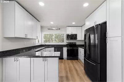 2322 W Military Ave, Roseburg, OR 97471 - Photo 15