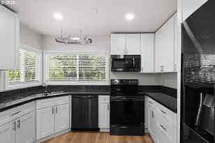 2322 W Military Ave, Roseburg, OR 97471 - Photo 17