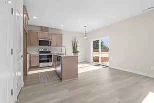 195 W 8th St, Lafayette, OR 97127 - Photo 9