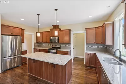 1148 NW 98th Ave, Portland, OR 97229 - Photo 9