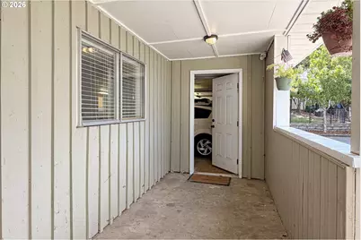 421 McClaine St, Silverton, OR 97381 - Photo 5