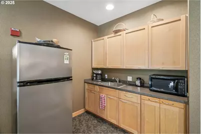 300 W 8th St #206, Vancouver, WA 98660 - Photo 33