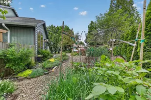 8250 SW Colony Creek Ct, Portland, OR 97224 - Photo 25