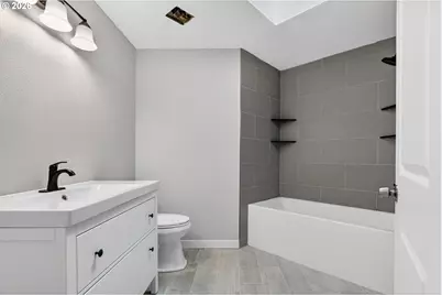 8250 SW Colony Creek Ct, Portland, OR 97224 - Photo 21