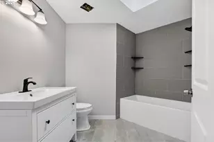 8250 SW Colony Creek Ct, Portland, OR 97224 - Photo 21