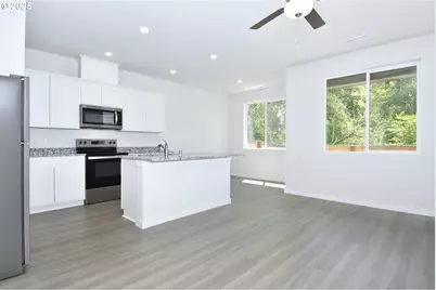 811 NE 14th St, Battle Ground, WA 98604 - Photo 3