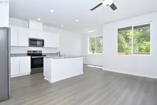 811 NE 14th St, Battle Ground, WA 98604 - Photo 3