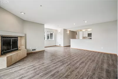 125 N Hayden Bay Dr, Portland, OR 97217 - Photo 7