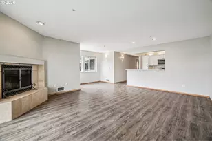 125 N Hayden Bay Dr, Portland, OR 97217 - Photo 7