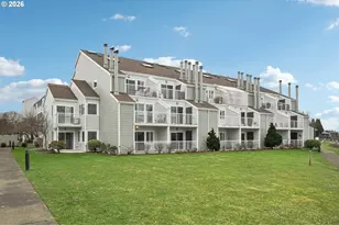 125 N Hayden Bay Dr, Portland, OR 97217 - Photo 3