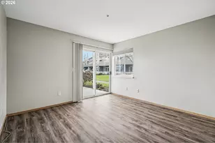 125 N Hayden Bay Dr, Portland, OR 97217 - Photo 17