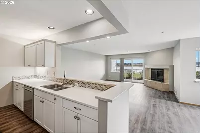 125 N Hayden Bay Dr, Portland, OR 97217 - Photo 9