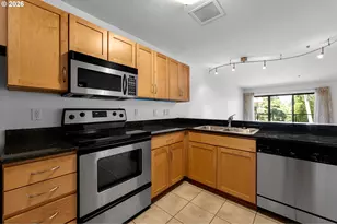 920 NW Naito Pkwy, Portland, OR 97209 - Photo 11