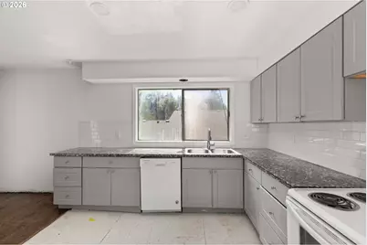 10240 SW 59th Pl, Portland, OR 97219 - Photo 13