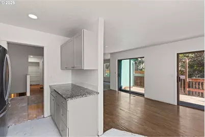 10240 SW 59th Pl, Portland, OR 97219 - Photo 15